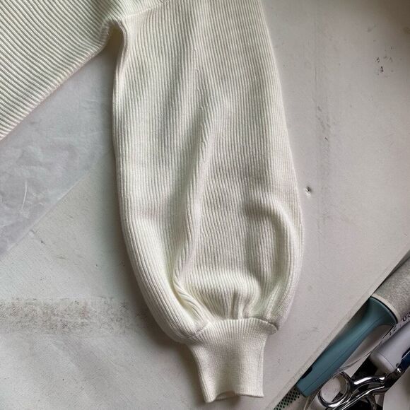 1. State Sweater Long Balloon Sleeve Horizontal Ribbed V Neck Ivory Women’s M - Picture 13 of 13